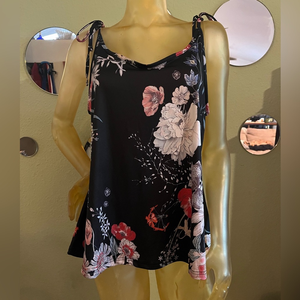 Women’s Floral Print Tank Top W/ Adjustable Tie Shoulder Straps, Size XL